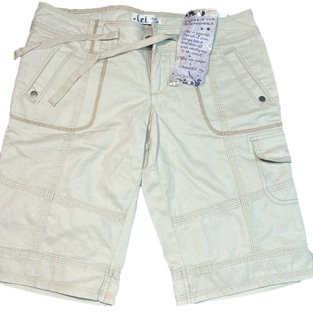 Junior  L.E.I. Ashley trouble Bermuda shorts size 5